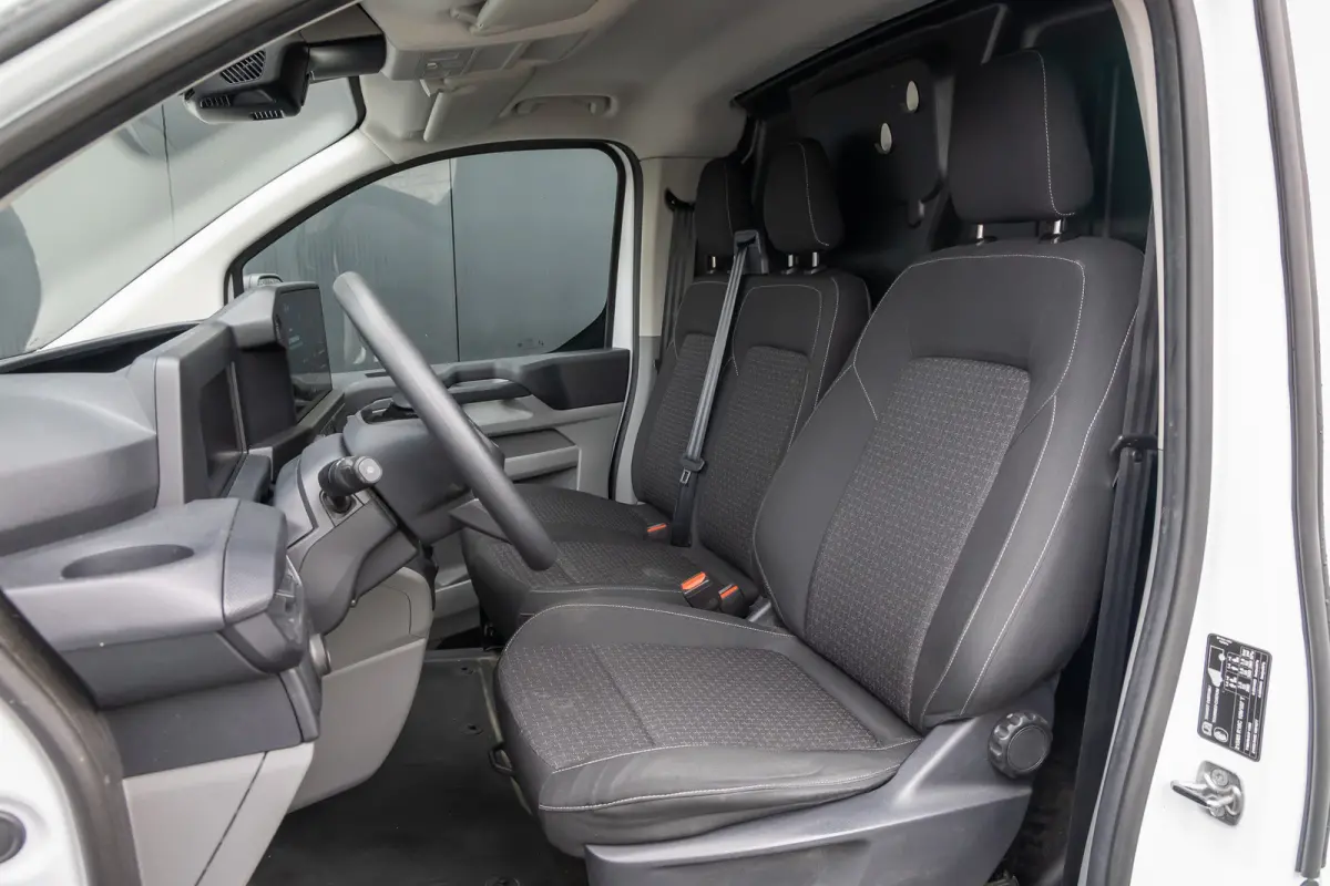 300 2.0 TDCI L2H1 Trend | Camera | 100% Dealer Onderhouden! | Climate Control | Keyless Start | Digitaal Dashboard | Parkeersensoren | Verkeersbord Detectie