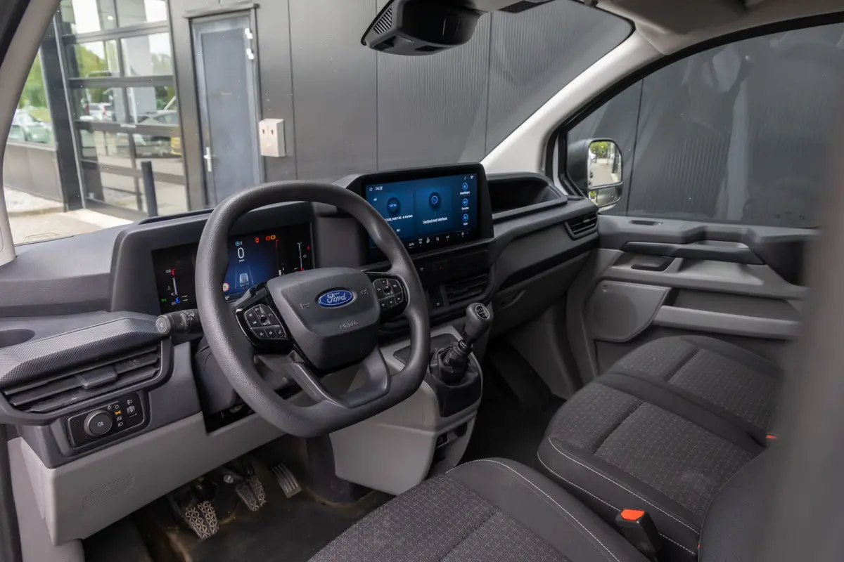 300 2.0 TDCI L2H1 Trend | Camera | 100% Dealer Onderhouden! | Climate Control | Keyless Start | Digitaal Dashboard | Parkeersensoren | Verkeersbord Detectie