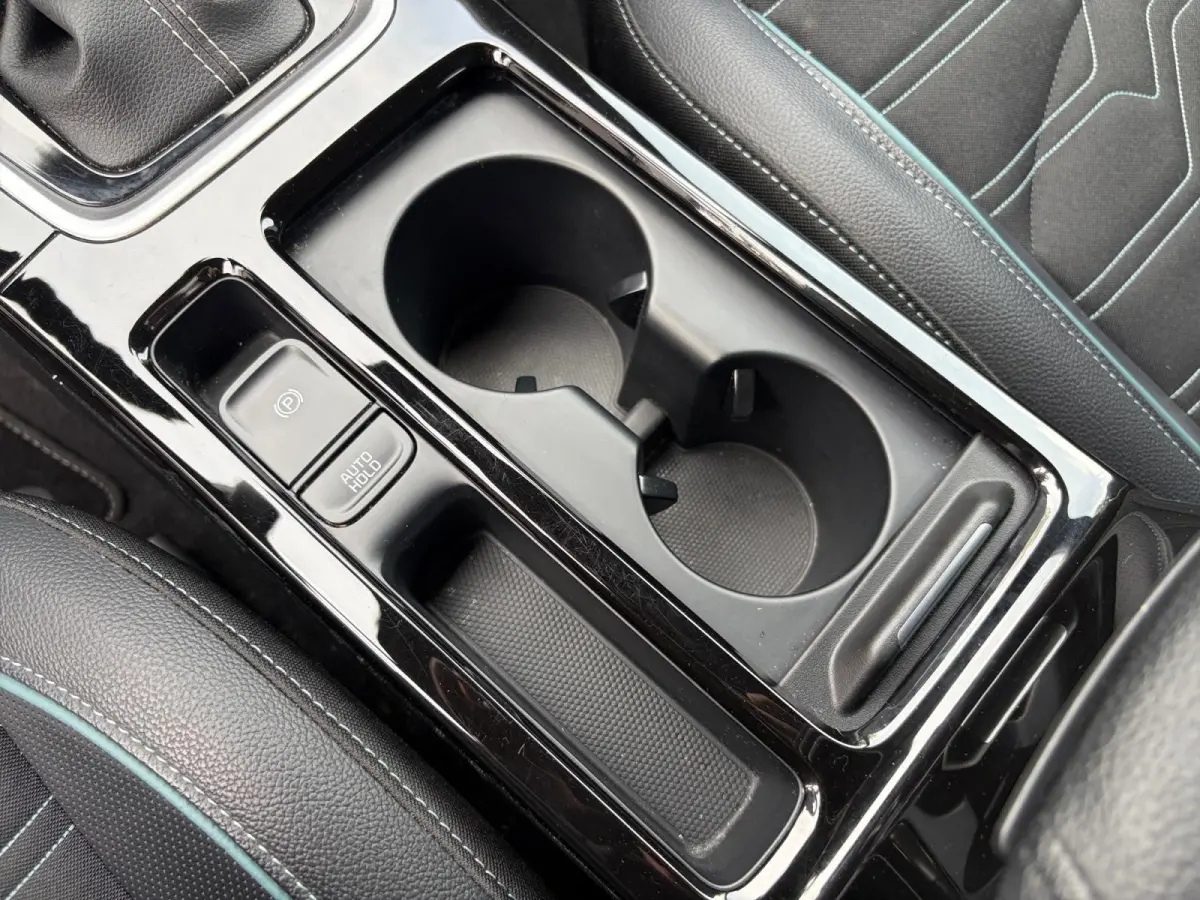 1.0 T-GDi MHEV Design Edition Automaat | Navi | Clima | Adaptive Cruise | Camera | Stoel-/Stuurverwarming | JBL Soundsysteem | LED Koplampen