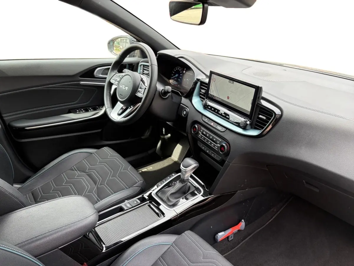 1.0 T-GDi MHEV Design Edition Automaat | Navi | Clima | Adaptive Cruise | Camera | Stoel-/Stuurverwarming | JBL Soundsysteem | LED Koplampen