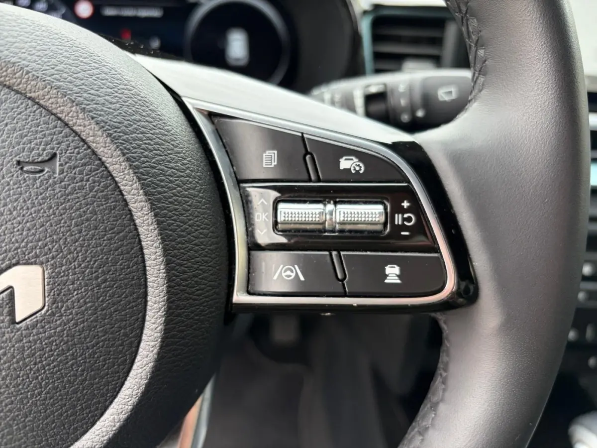 1.0 T-GDi MHEV Design Edition Automaat | Navi | Clima | Adaptive Cruise | Camera | Stoel-/Stuurverwarming | JBL Soundsysteem | LED Koplampen