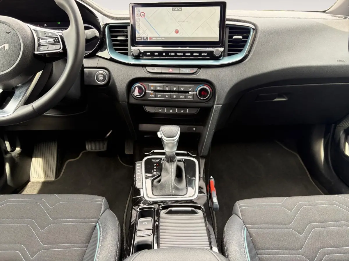 1.0 T-GDi MHEV Design Edition Automaat | Navi | Clima | Adaptive Cruise | Camera | Stoel-/Stuurverwarming | JBL Soundsysteem | LED Koplampen