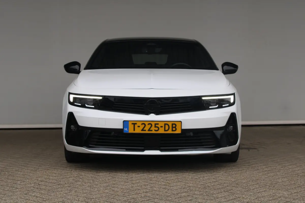 1.6 Turbo Plug In Hybrid GSe | Matrix LED | 360 camera | Stoel en stuurwielverwarming | Adaptieve cruise control |