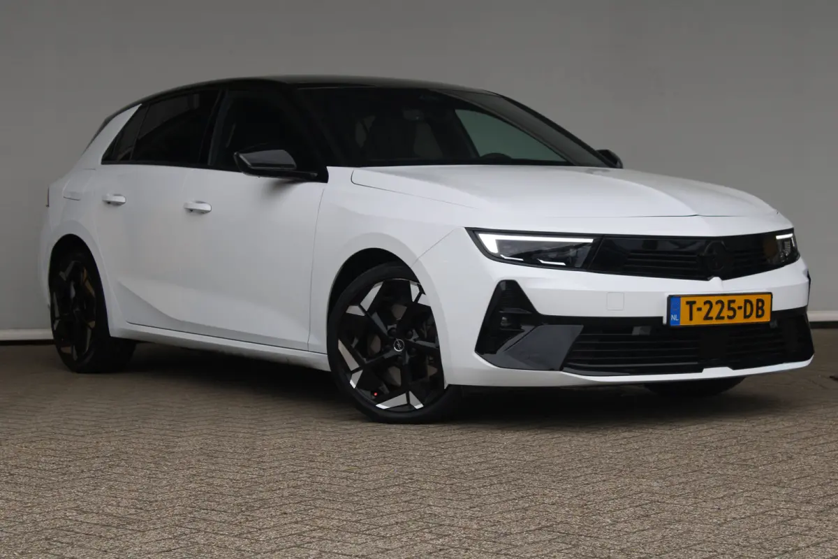 1.6 Turbo Plug In Hybrid GSe | Matrix LED | 360 camera | Stoel en stuurwielverwarming | Adaptieve cruise control |