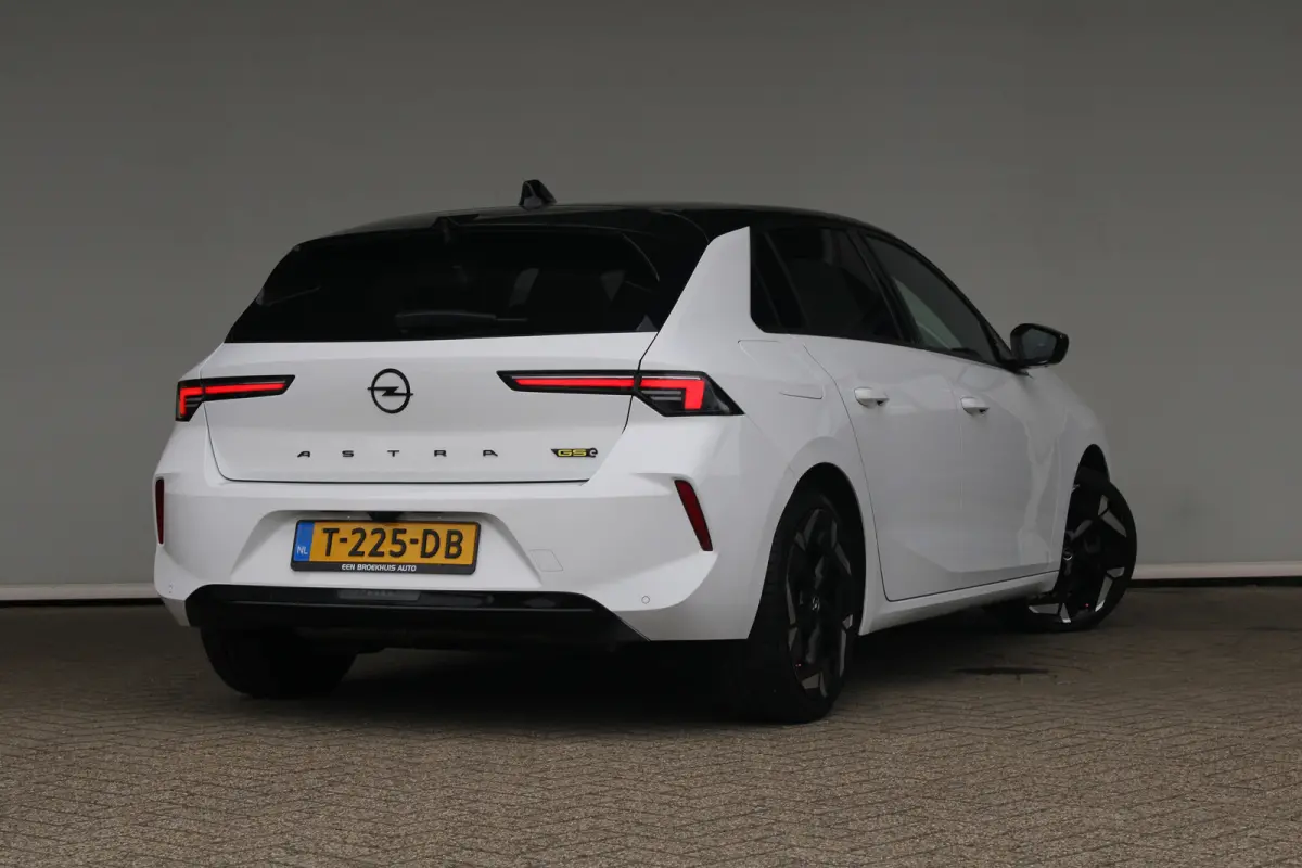 1.6 Turbo Plug In Hybrid GSe | Matrix LED | 360 camera | Stoel en stuurwielverwarming | Adaptieve cruise control |