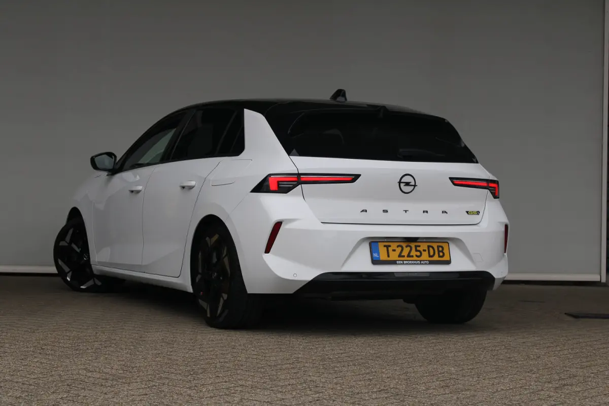 1.6 Turbo Plug In Hybrid GSe | Matrix LED | 360 camera | Stoel en stuurwielverwarming | Adaptieve cruise control |