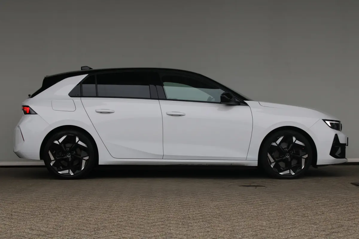 1.6 Turbo Plug In Hybrid GSe | Matrix LED | 360 camera | Stoel en stuurwielverwarming | Adaptieve cruise control |