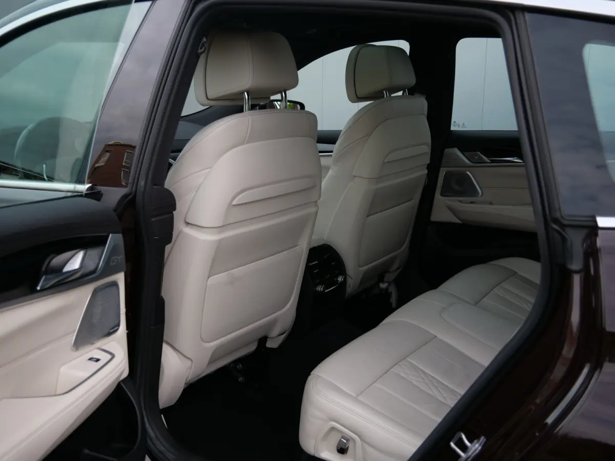 Gran Turismo 630i High Executive 259 Pk Automaat Navi / DAB / Apple Carplay / Camera / Leer / Pano-dak