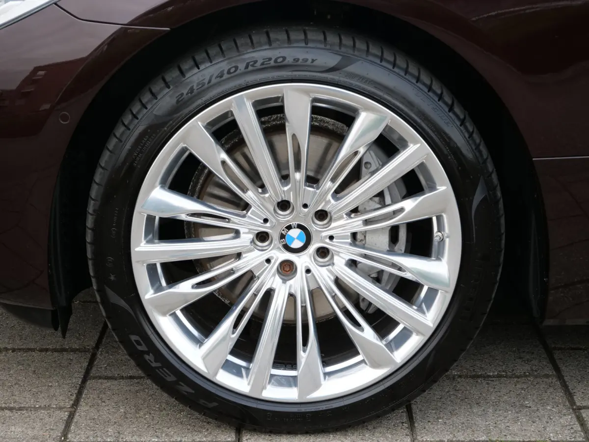 Gran Turismo 630i High Executive 259 Pk Automaat Navi / DAB / Apple Carplay / Camera / Leer / Pano-dak