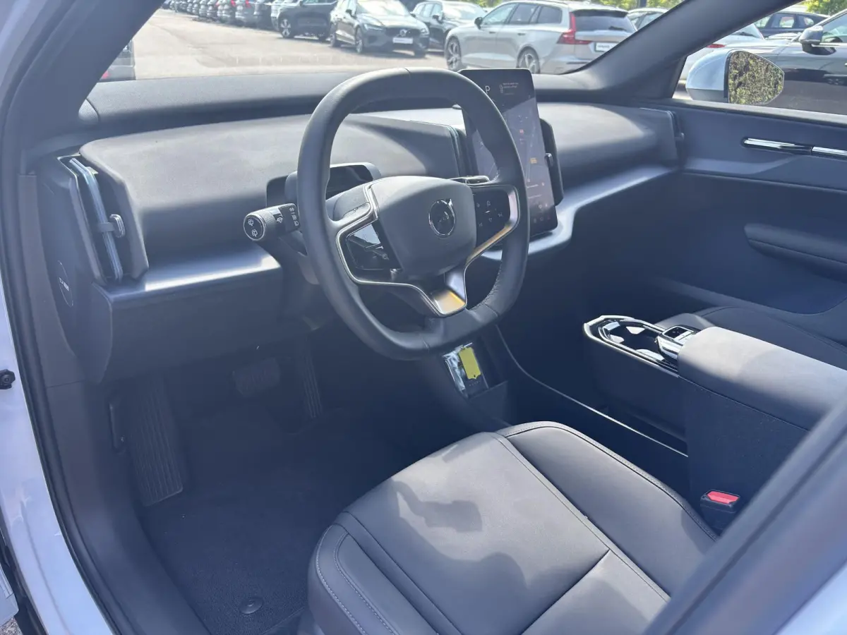 Single Motor Core | Google Navigatie | Achteruitrijcamera | Keyless | Adaptive Cruise Control | Apple CarPlay Adroid Auto