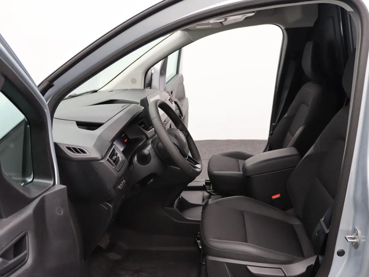GB L2 E-Tech electric 120 pk advance | Navigatie | Parkeersensoren |