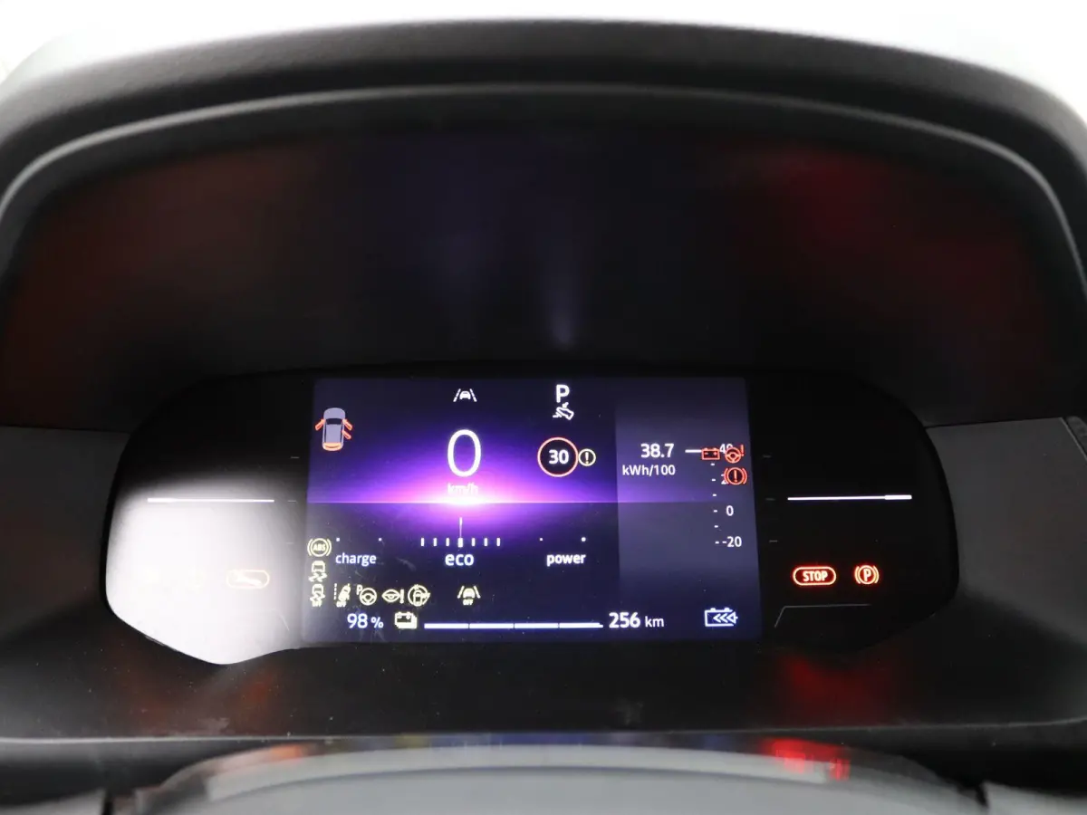 GB L2 E-Tech electric 120 pk advance | Navigatie | Parkeersensoren |
