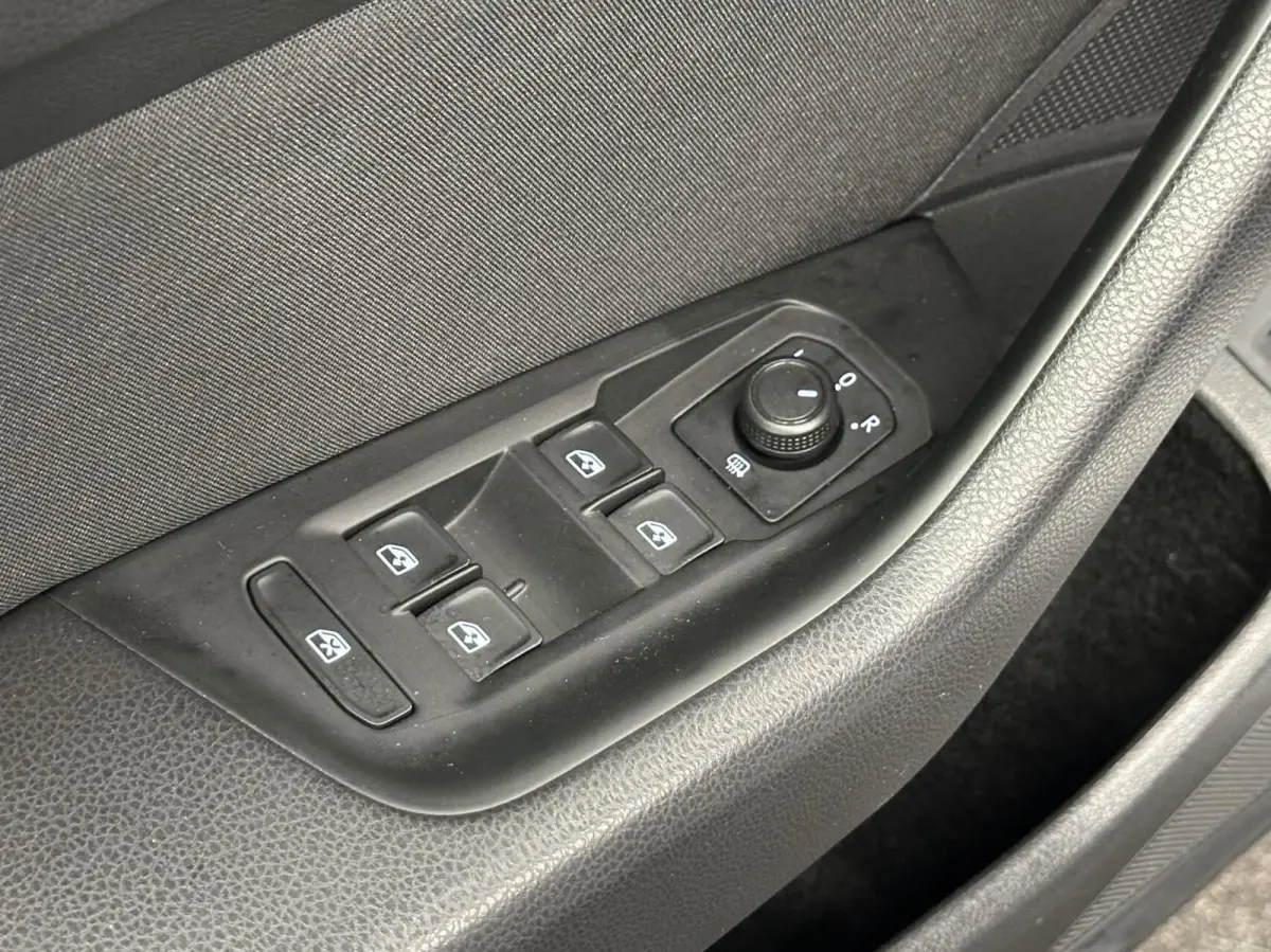 1.5 TSI Highline NAVI CARPLAY CRUISE LM ECC.
