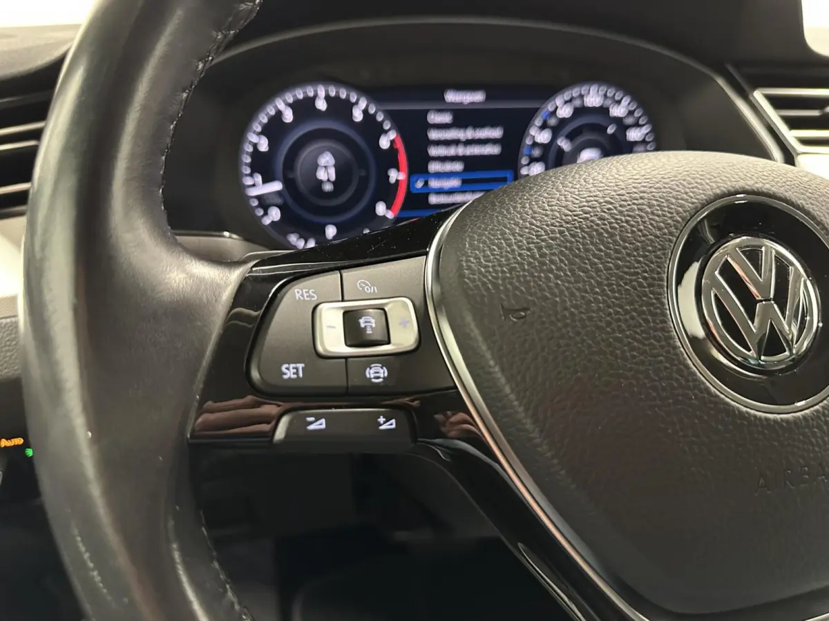 1.5 TSI Highline NAVI CARPLAY CRUISE LM ECC.