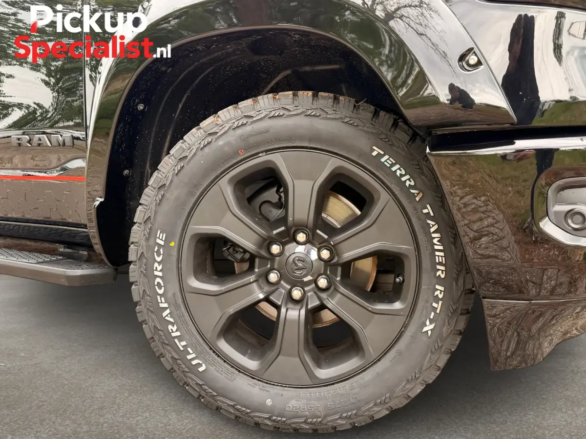 1500 5.7 V8 4x4 Crew Cab Big Horn , LONGBED , NIEUWSTAAT ,