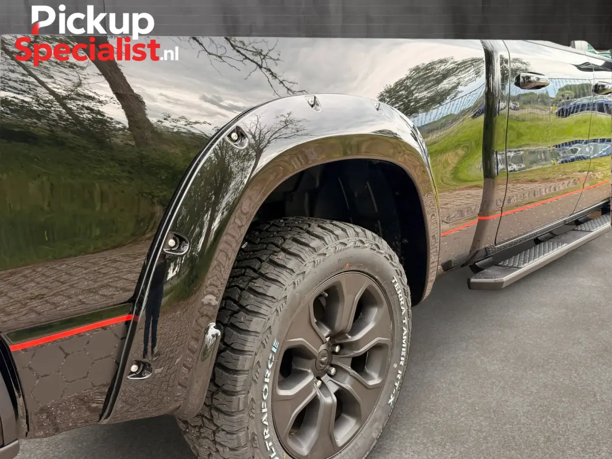 1500 5.7 V8 4x4 Crew Cab Big Horn , LONGBED , NIEUWSTAAT ,