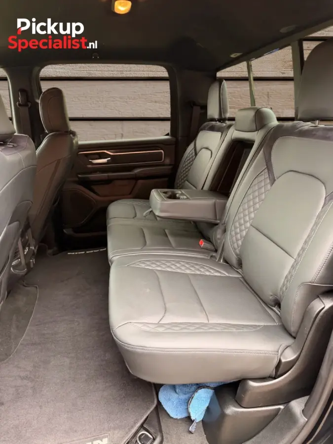 1500 5.7 V8 4x4 Crew Cab Big Horn , LONGBED , NIEUWSTAAT ,