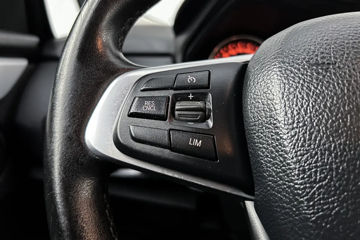 218i | 7-persoons | Trekhaak | LED koplampen | Navigatie | Cruise control