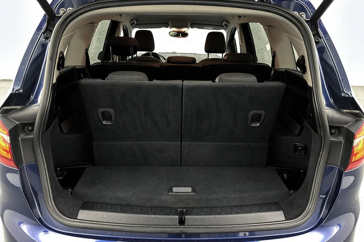 218i | 7-persoons | Trekhaak | LED koplampen | Navigatie | Cruise control