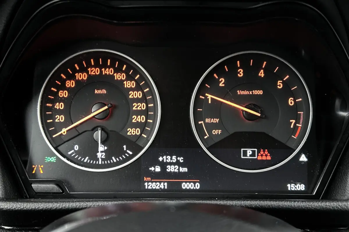 218i | 7-persoons | Trekhaak | LED koplampen | Navigatie | Cruise control
