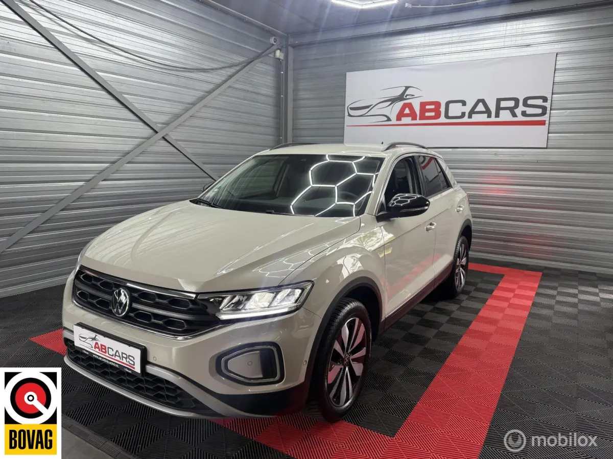 Volkswagen T-Roc 2025 Benzine Handgeschakeld leasen