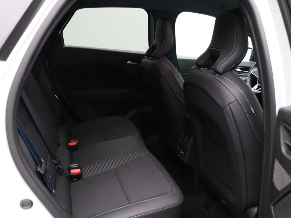 mild hybrid 160pk esprit Alpine | Stoel- en stuurverwarming | Voorruitverwarming | 360 graden camera |