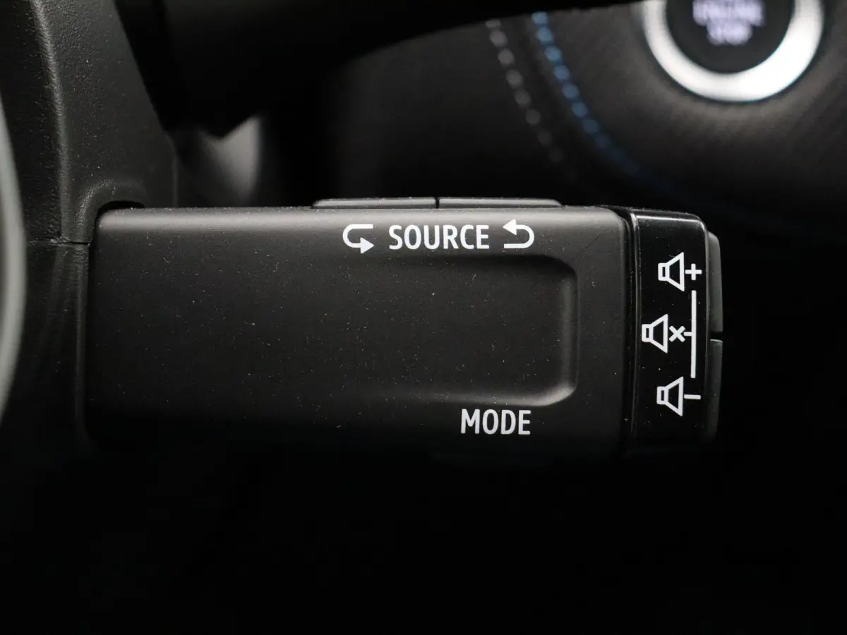 mild hybrid 160pk esprit Alpine | Stoel- en stuurverwarming | Voorruitverwarming | 360 graden camera |