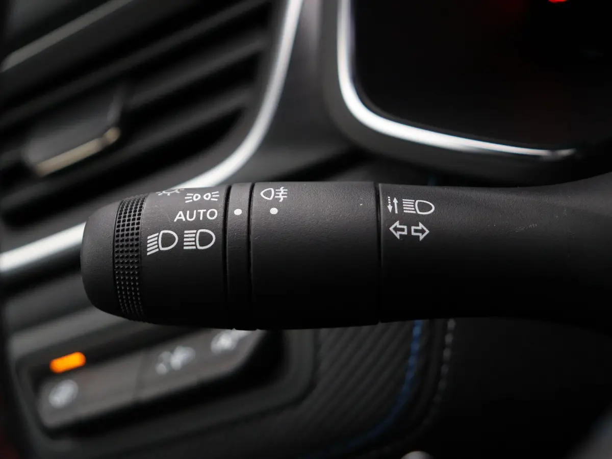 mild hybrid 160pk esprit Alpine | Stoel- en stuurverwarming | Voorruitverwarming | 360 graden camera |