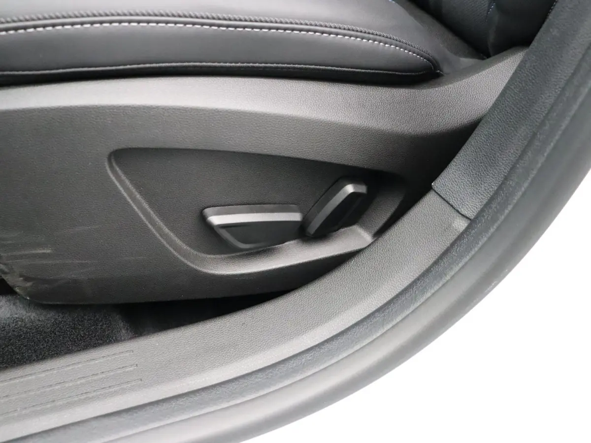 mild hybrid 160pk esprit Alpine | Stoel- en stuurverwarming | Voorruitverwarming | 360 graden camera |