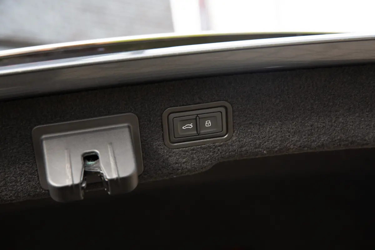 60 TFSI e quattro Lang Pro Line Plus , SoH 94%, Panoramadak, Head-up display, 3D-camera, Laser