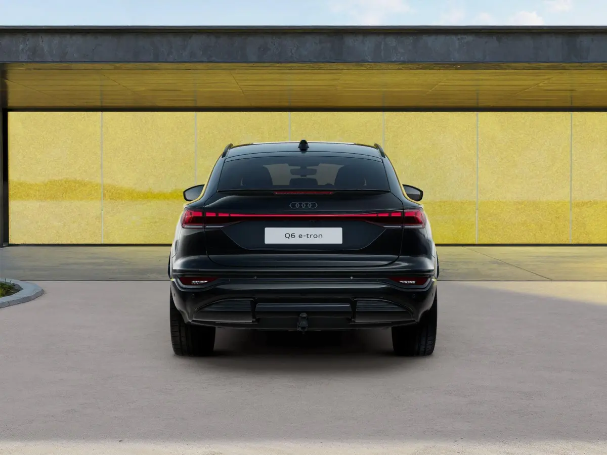 306pk S Edition Performance 100 kWh | Panoramadak | Trekhaak Wegklapbaar