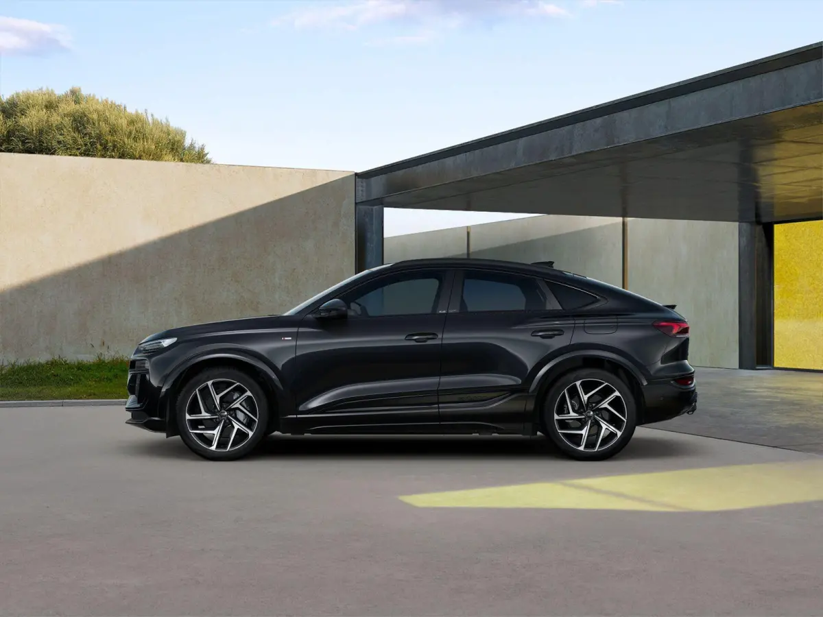 306pk S Edition Performance 100 kWh | Panoramadak | Trekhaak Wegklapbaar