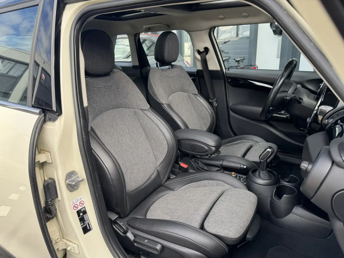 Mini 1.5 Business Edition PANO, CARPLAY, PDC, LED, 2019 FACELIFT