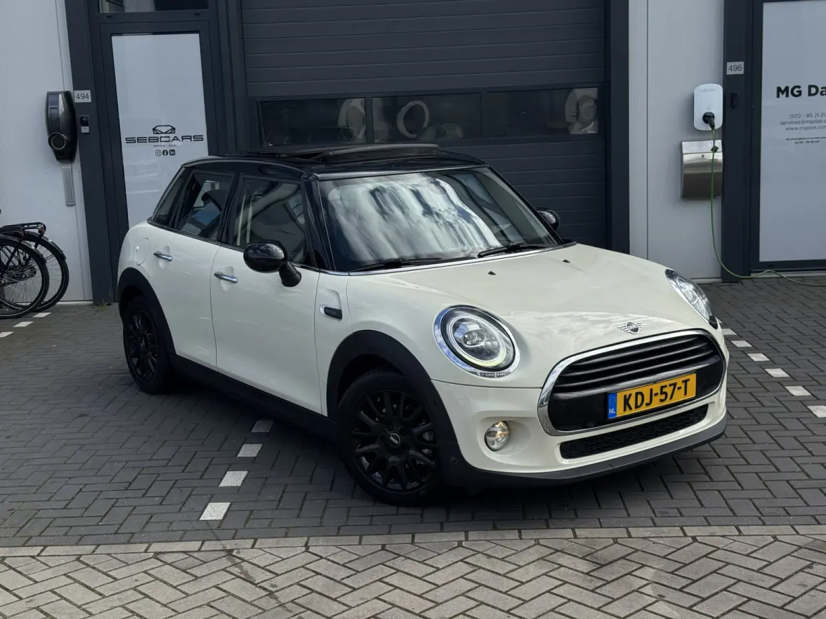 Mini 1.5 Business Edition PANO, CARPLAY, PDC, LED, 2019 FACELIFT