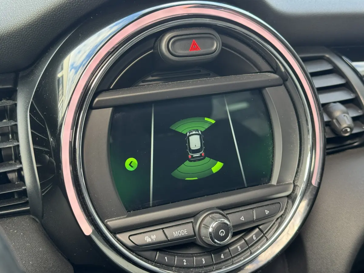 Mini 1.5 Business Edition PANO, CARPLAY, PDC, LED, 2019 FACELIFT