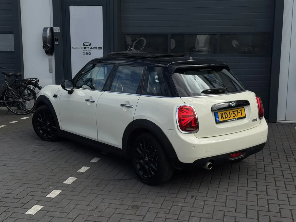 Mini 1.5 Business Edition PANO, CARPLAY, PDC, LED, 2019 FACELIFT