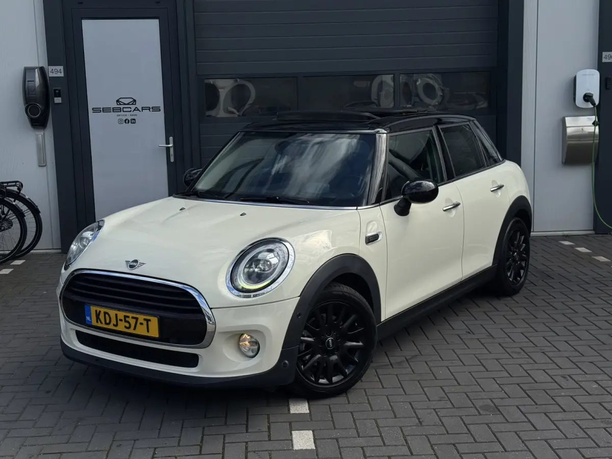 Mini 1.5 Business Edition PANO, CARPLAY, PDC, LED, 2019 FACELIFT