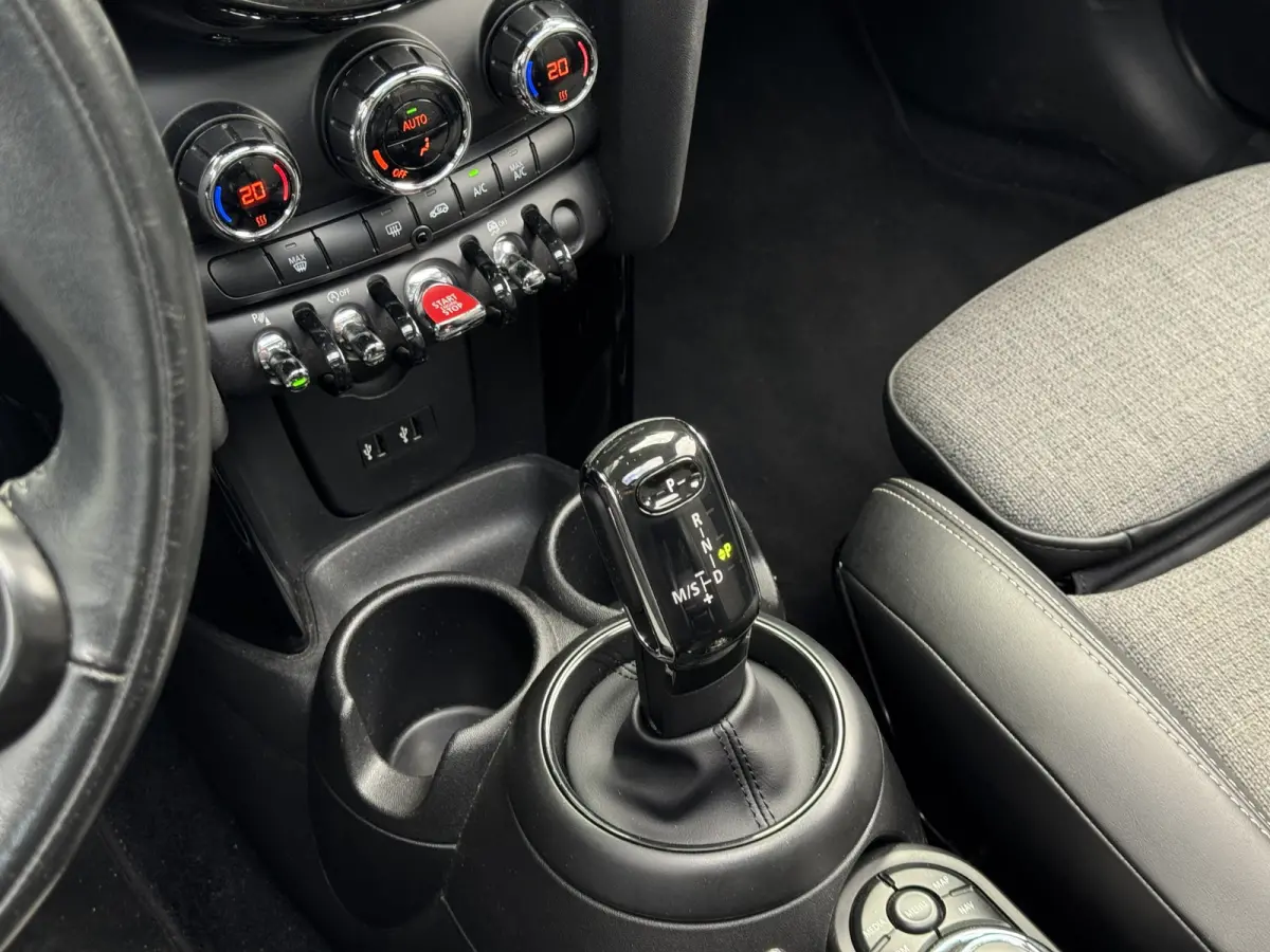 Mini 1.5 Business Edition PANO, CARPLAY, PDC, LED, 2019 FACELIFT