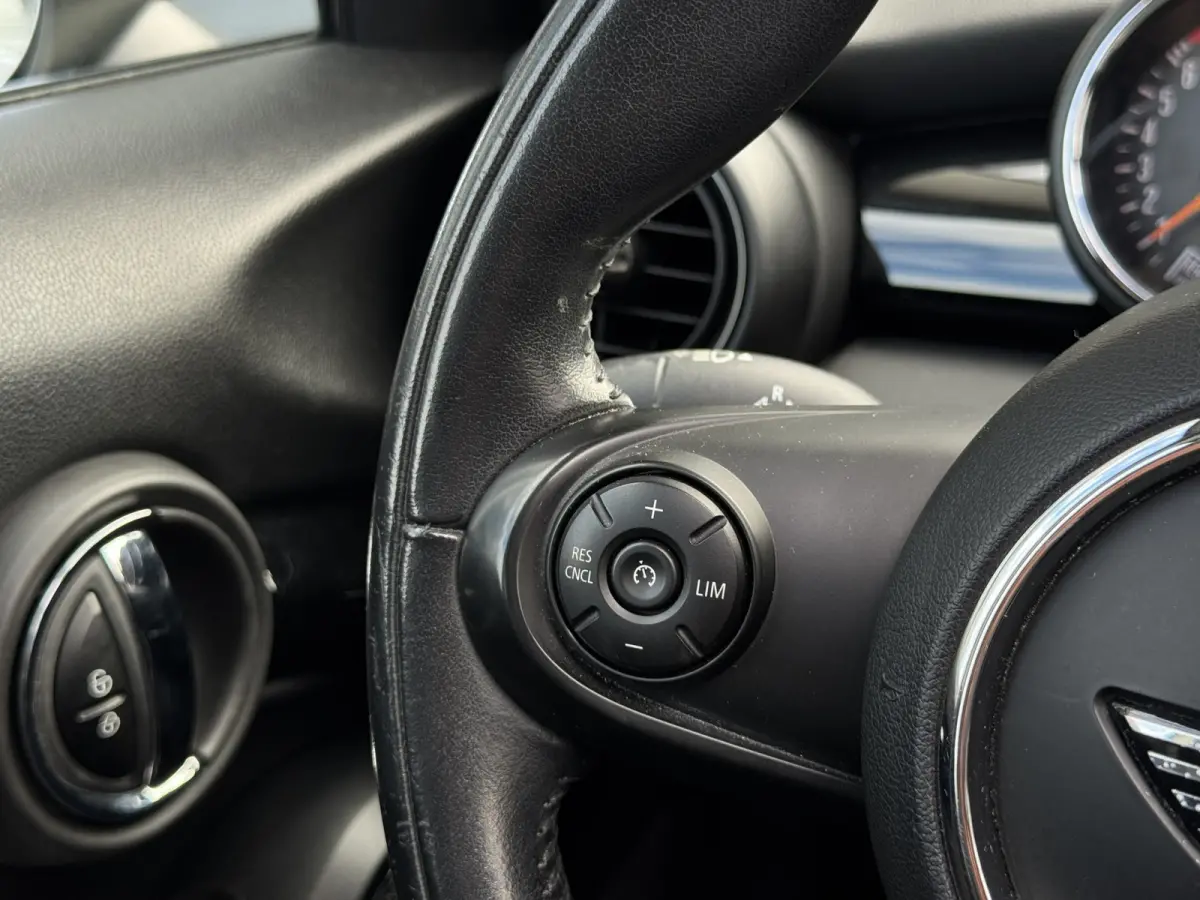 Mini 1.5 Business Edition PANO, CARPLAY, PDC, LED, 2019 FACELIFT