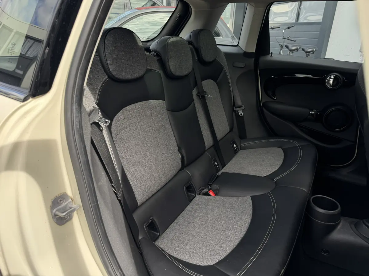 Mini 1.5 Business Edition PANO, CARPLAY, PDC, LED, 2019 FACELIFT