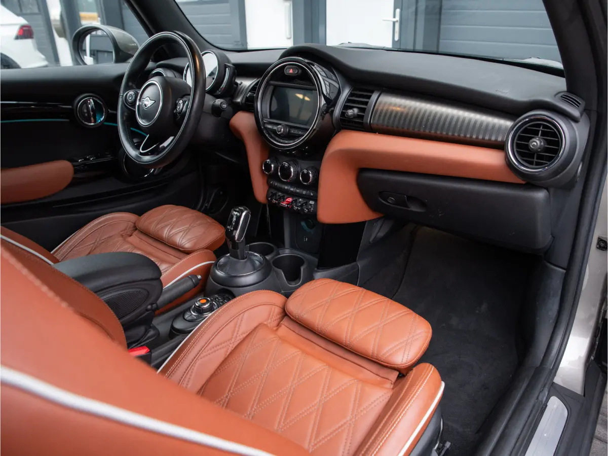 Mini 1.5 Chili AUTOMAAT, CHESTER LEDER, SPORTSTOELEN, CARPLAY, STOELVERWARMING, 2020 model