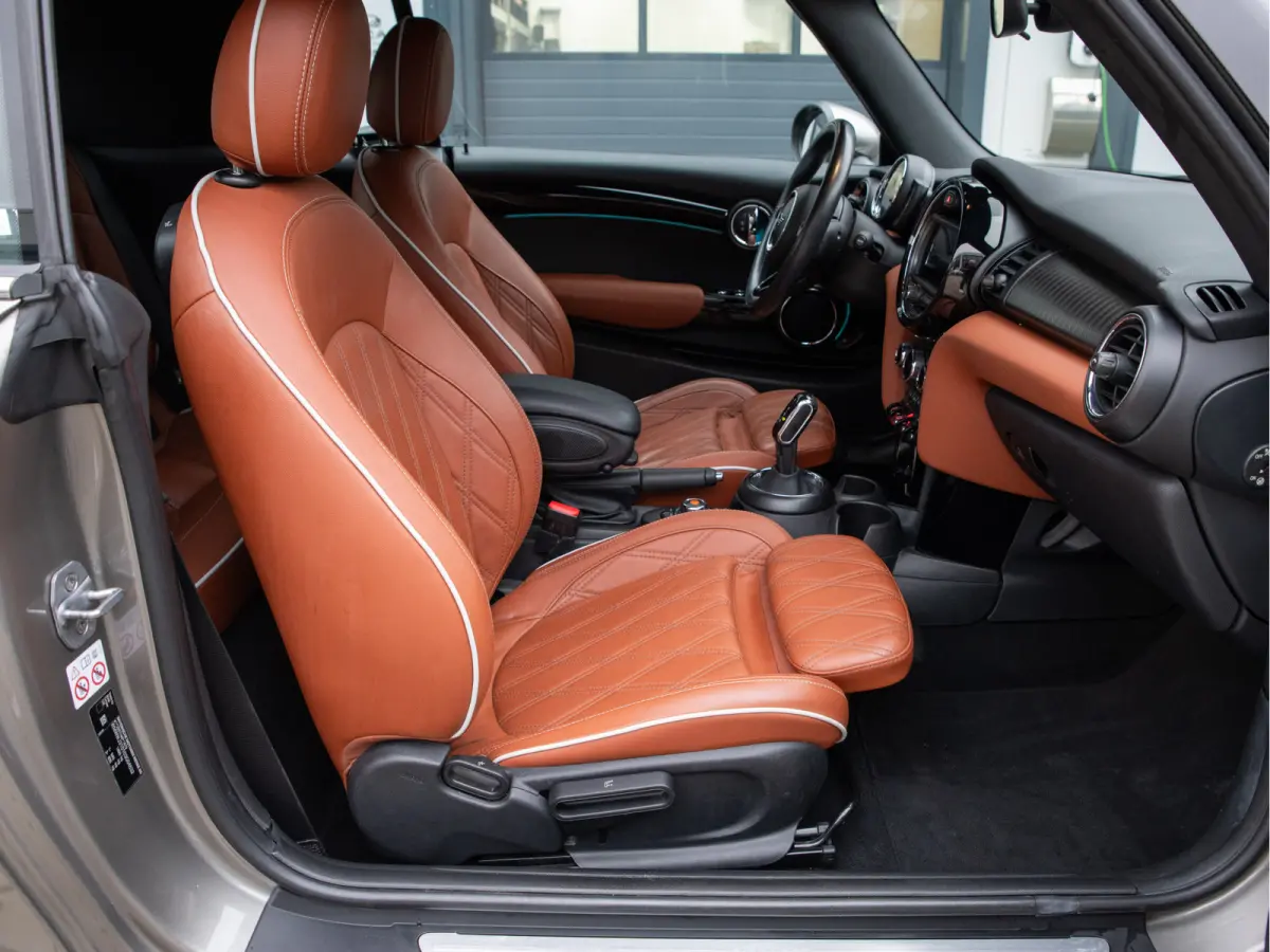Mini 1.5 Chili AUTOMAAT, CHESTER LEDER, SPORTSTOELEN, CARPLAY, STOELVERWARMING, 2020 model