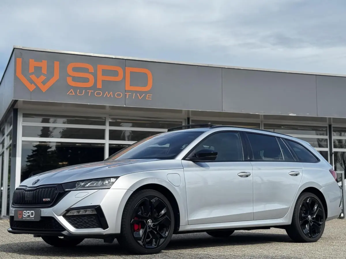 1.4TSI RS iV PHEV |Pano|245pk|HUD|Alcan|Matrix