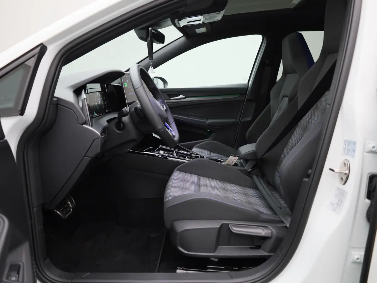 1.5 eHybrid GTE 272 PK| | SoH 100% | Panoramadak | Head-Updisplay | Achteruitrijcamera  | Navigatie | 18 Inch Velgen | Stoelverwarming | Stuurwielverwarming