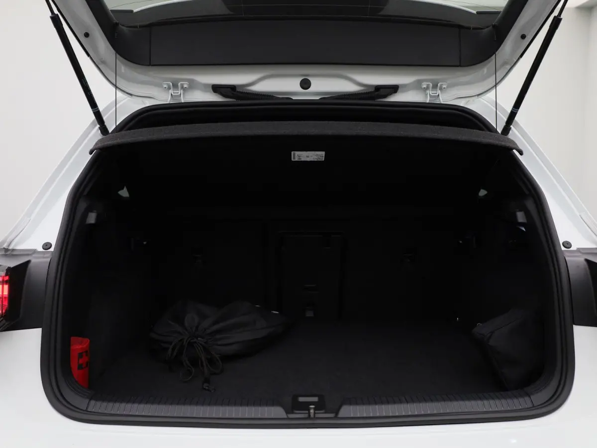 1.5 eHybrid GTE 272 PK| | SoH 100% | Panoramadak | Head-Updisplay | Achteruitrijcamera  | Navigatie | 18 Inch Velgen | Stoelverwarming | Stuurwielverwarming