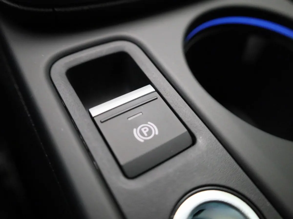 40 TFSI e Advanced edition l Adaptive cruise control l Achteruitrijcamera l SONOS Premium met 3D-geluid l Elektr. voorstoelen geh. best. l Climate control l Navigatie l Trekhaak l Stoelverwa