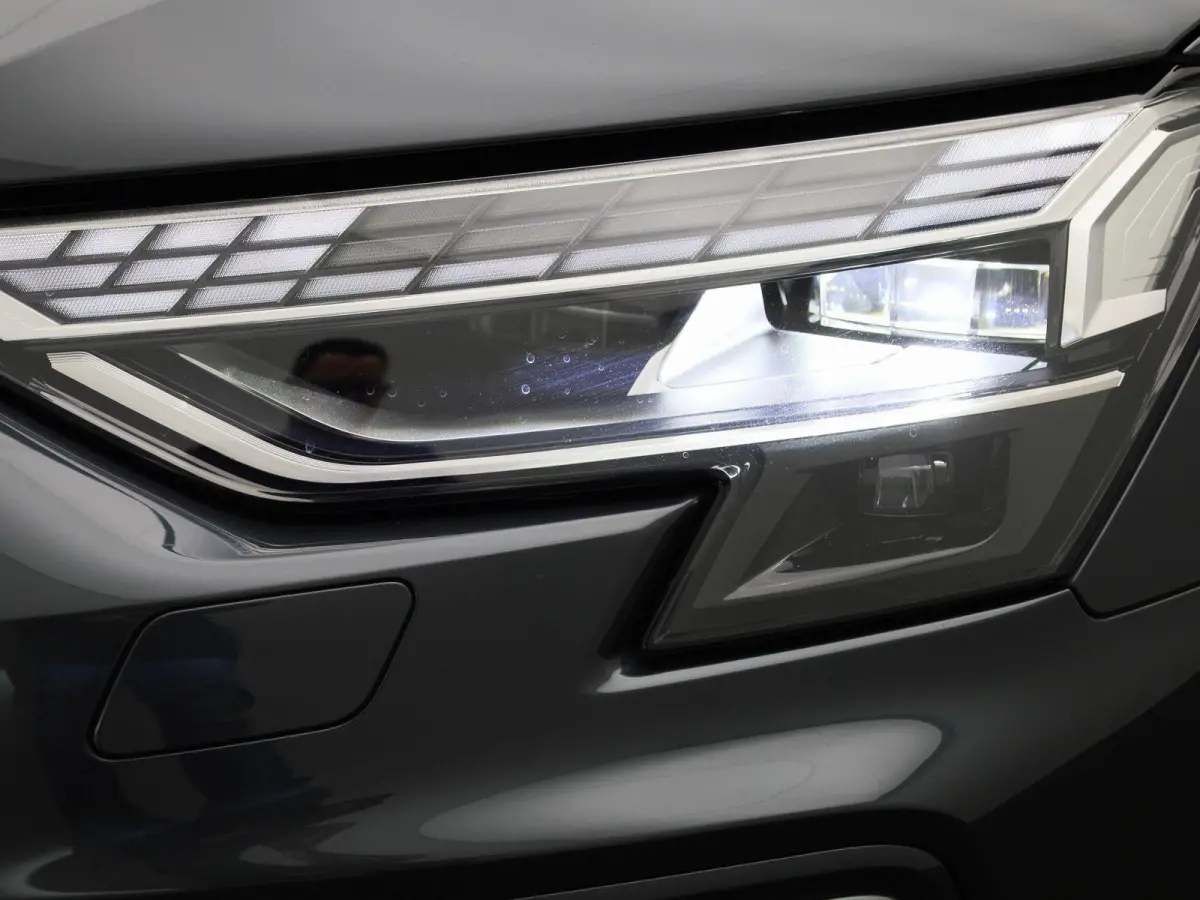 40 TFSI e Advanced edition l Adaptive cruise control l Achteruitrijcamera l SONOS Premium met 3D-geluid l Elektr. voorstoelen geh. best. l Climate control l Navigatie l Trekhaak l Stoelverwa