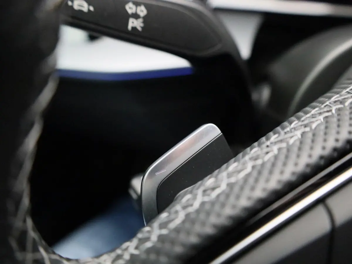 40 TFSI e Advanced edition l Adaptive cruise control l Achteruitrijcamera l SONOS Premium met 3D-geluid l Elektr. voorstoelen geh. best. l Climate control l Navigatie l Trekhaak l Stoelverwa