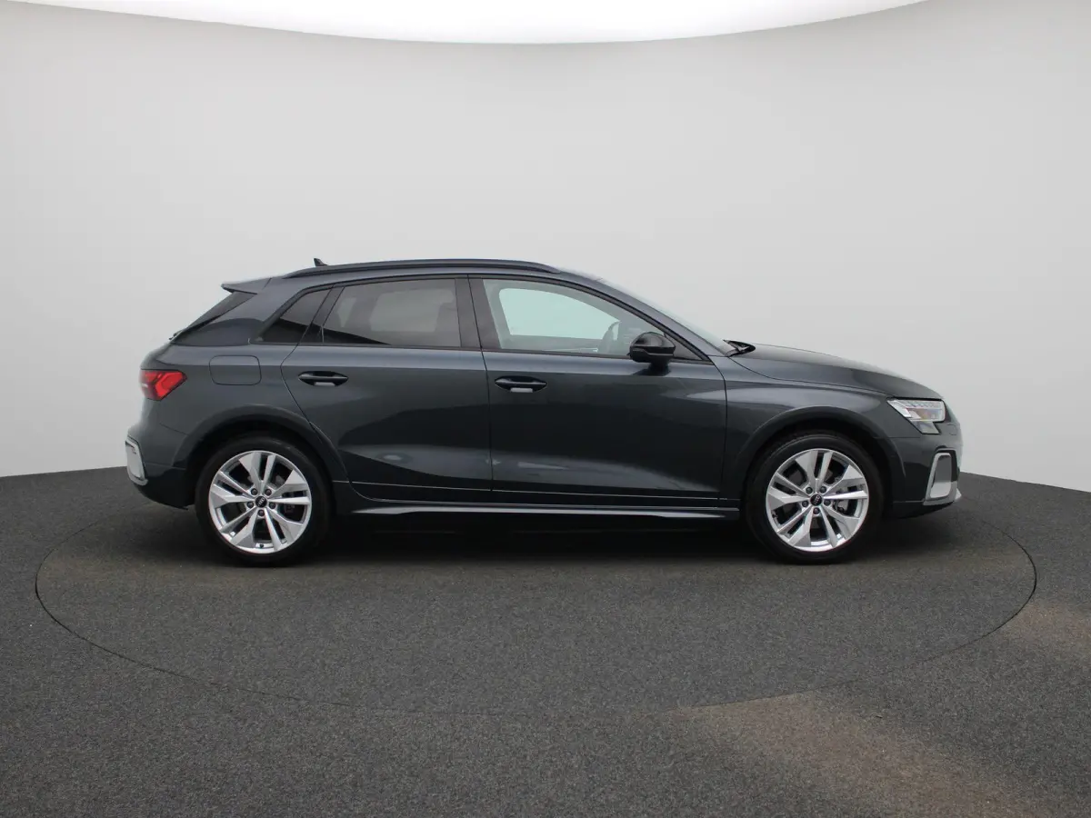 40 TFSI e Advanced edition l Adaptive cruise control l Achteruitrijcamera l SONOS Premium met 3D-geluid l Elektr. voorstoelen geh. best. l Climate control l Navigatie l Trekhaak l Stoelverwa