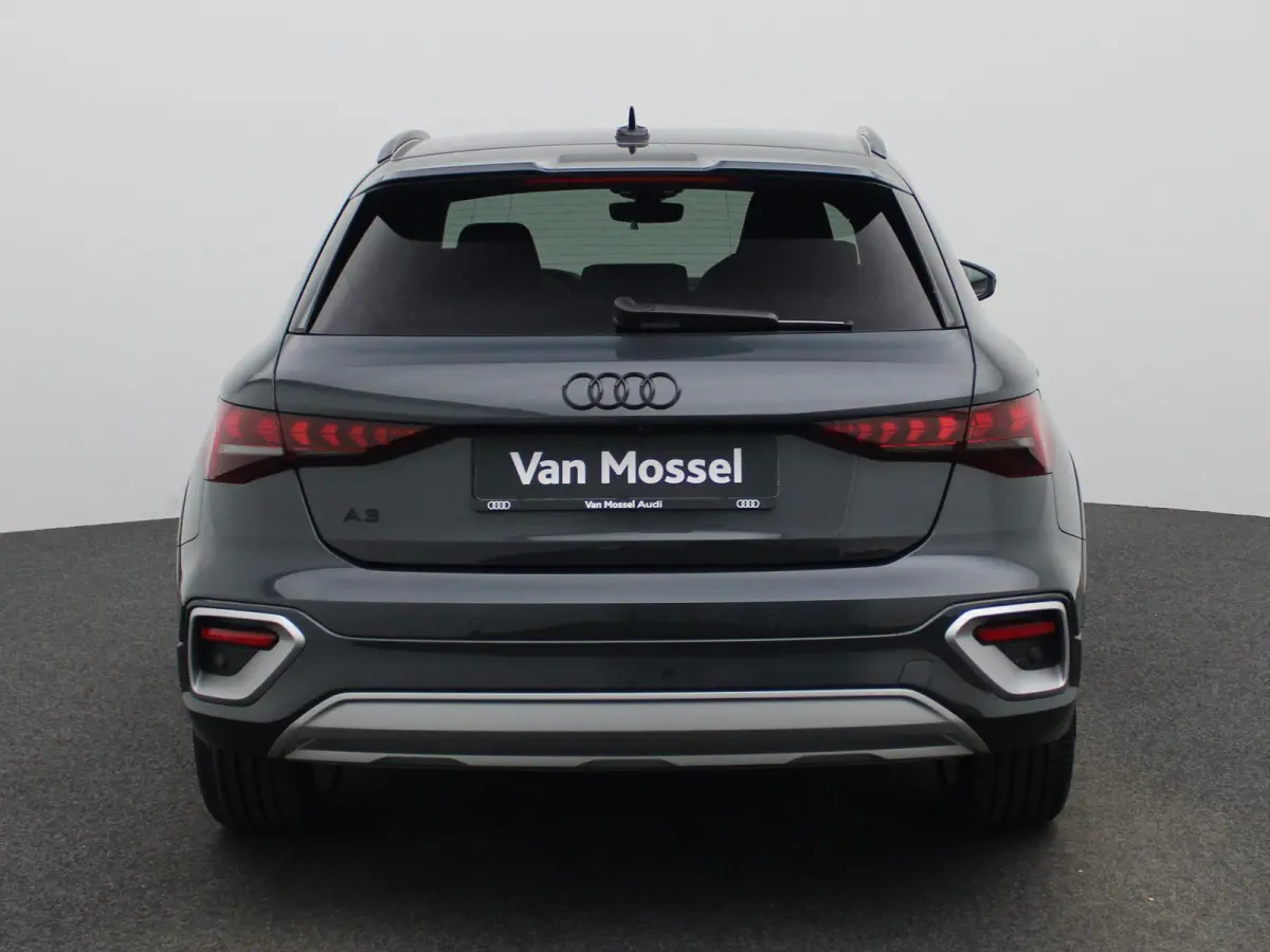 40 TFSI e Advanced edition l Adaptive cruise control l Achteruitrijcamera l SONOS Premium met 3D-geluid l Elektr. voorstoelen geh. best. l Climate control l Navigatie l Trekhaak l Stoelverwa